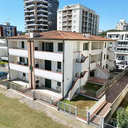 Sul Mare Smith * Llido Degli Estensi