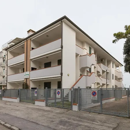 Sul Mare Smith * Llido Degli Estensi