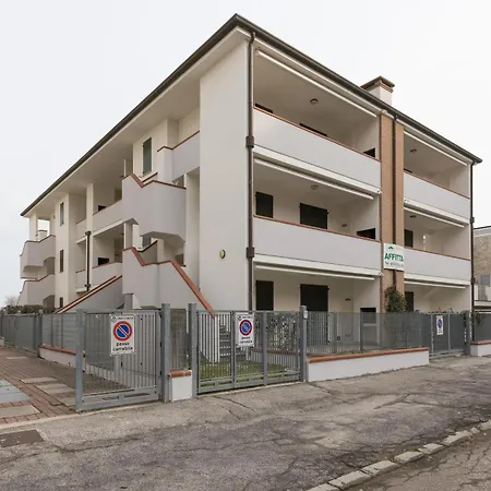 Sul Mare Smith * Llido Degli Estensi