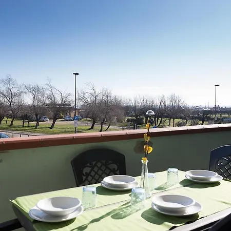 Sul Mare Smith * Llido Degli Estensi